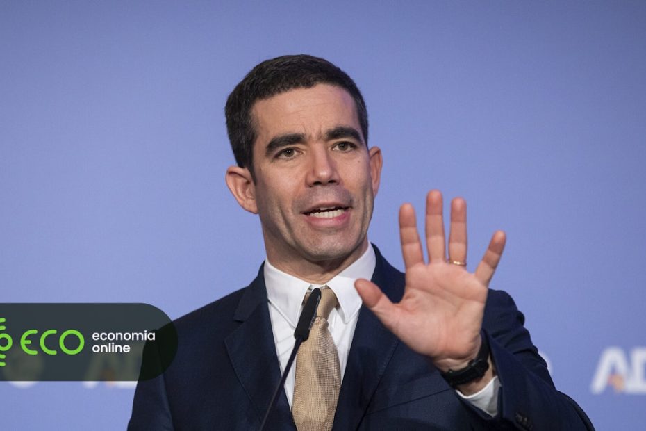 O governo confirma: mais de 4.500 imigrantes serão demitidos de Portugal