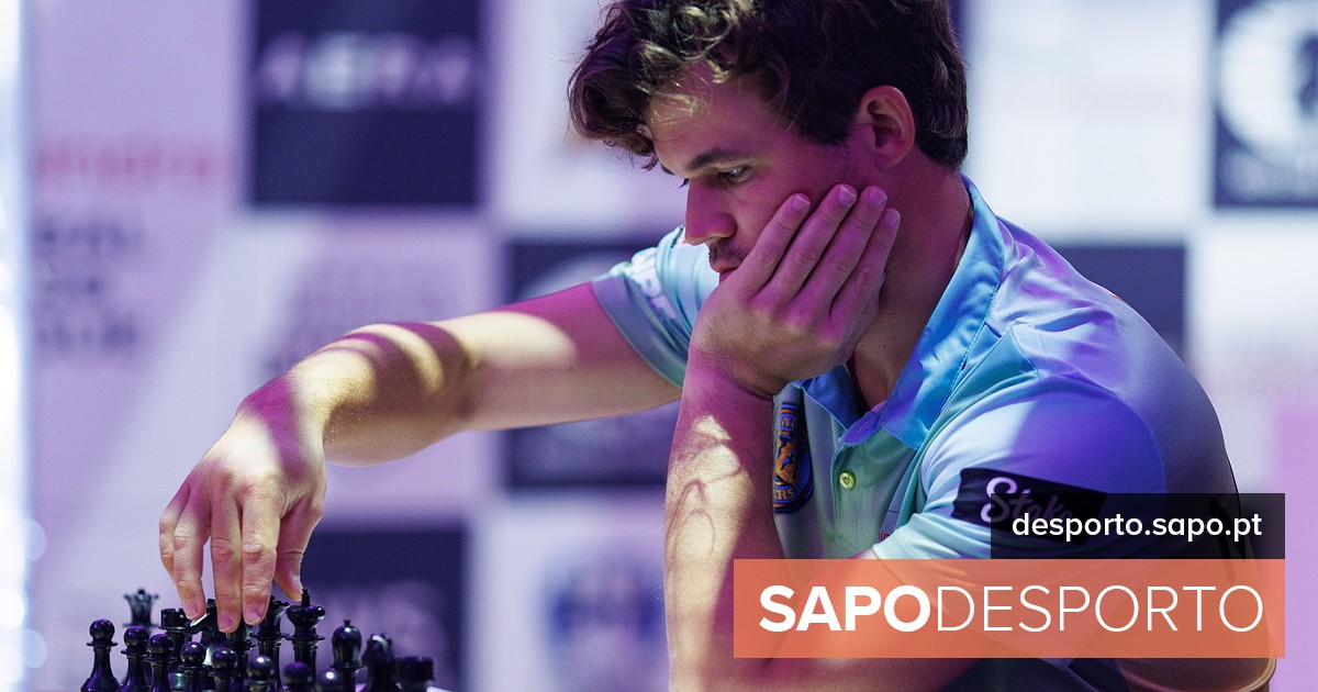 O mestre de xadrez Magnus Carlsen enfrenta um jogo de 140.000-mais