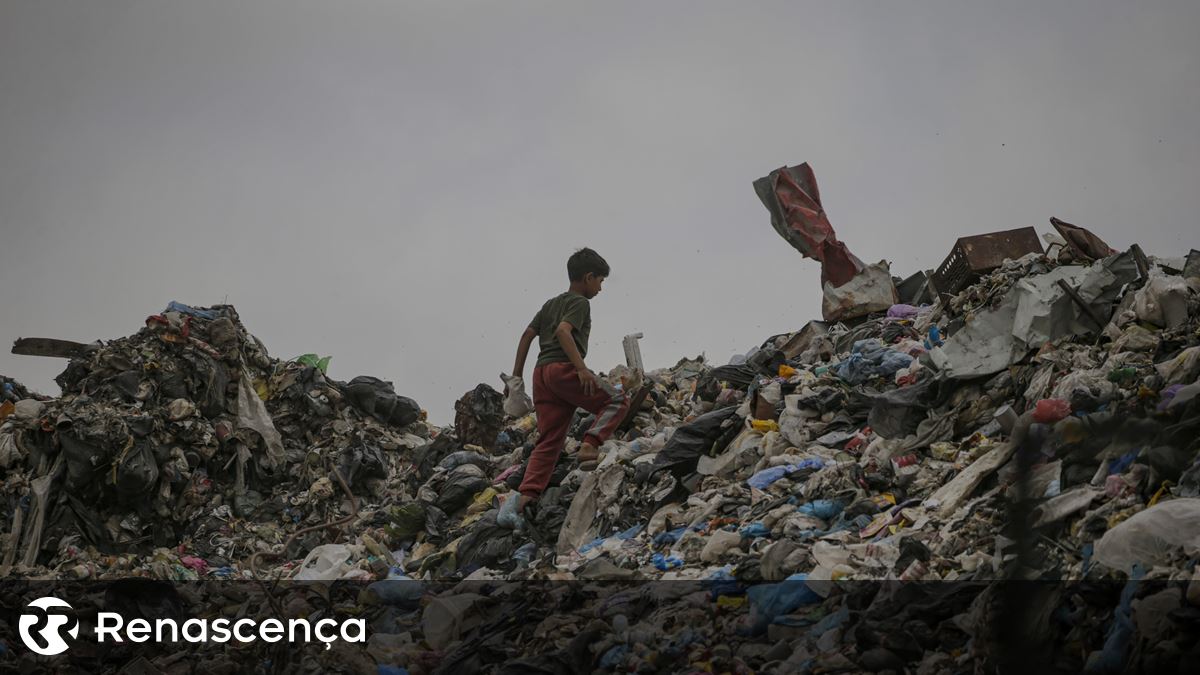 O ministro israelense alerta um novo ataque em Gaza ainda está a caminho