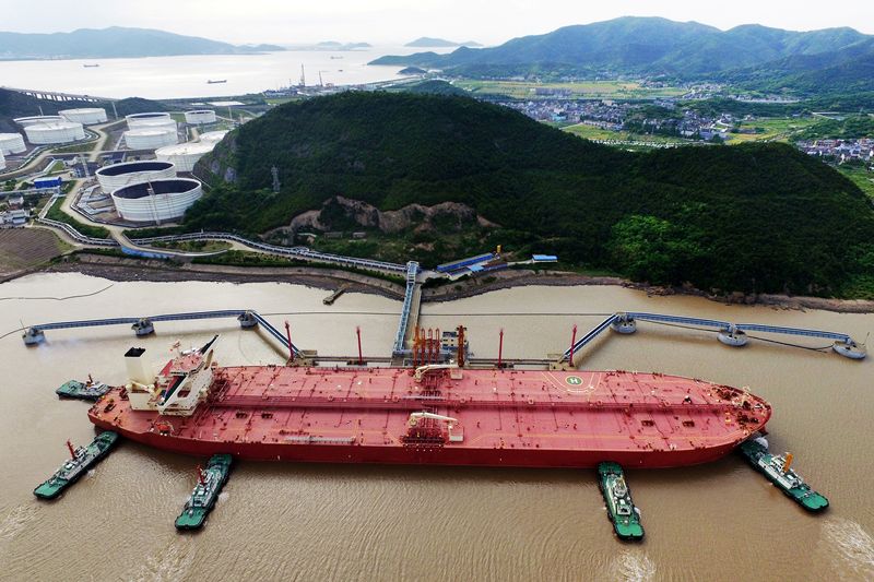 Oil prices rose 3% backed by US-China trade hopes
