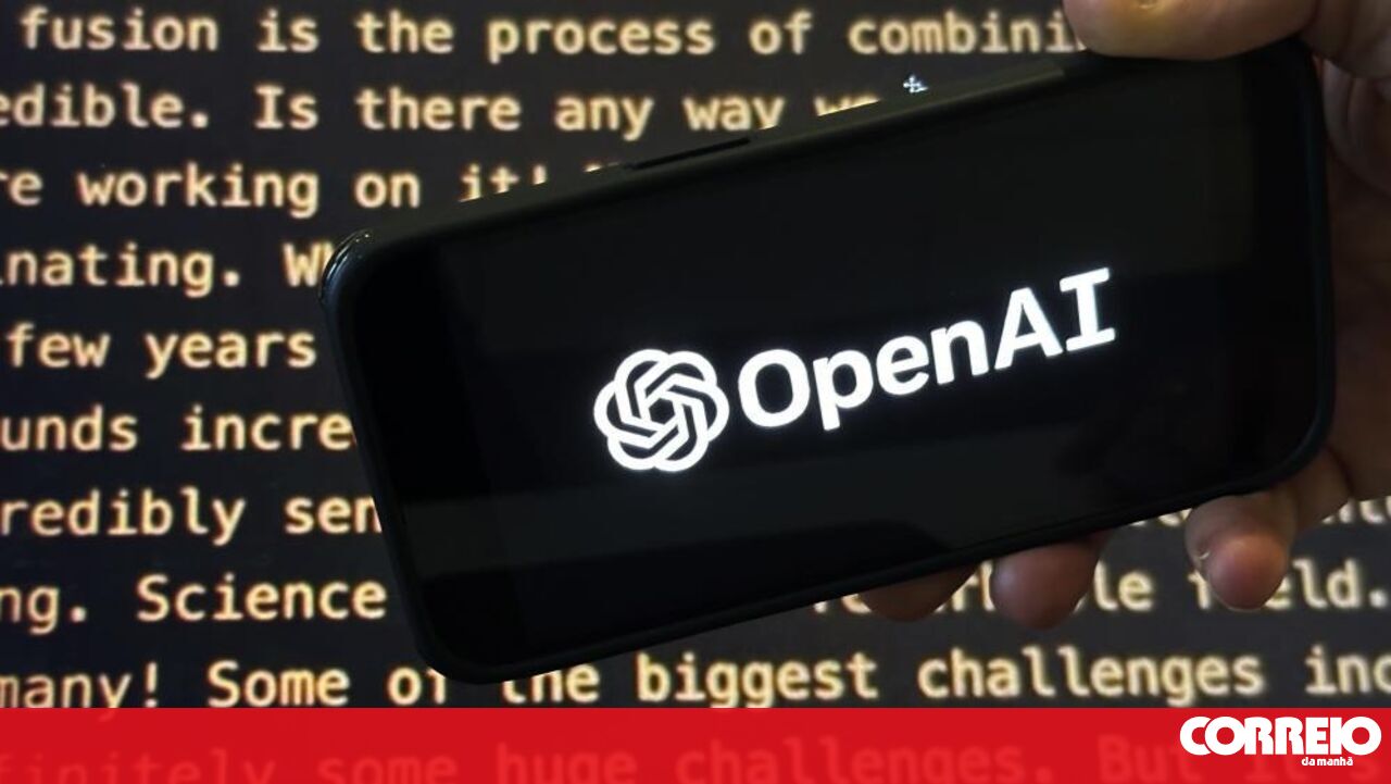 Os designers históricos da Apple integram o OpenAI para criar dispositivos que promovam o uso da AI-Technology