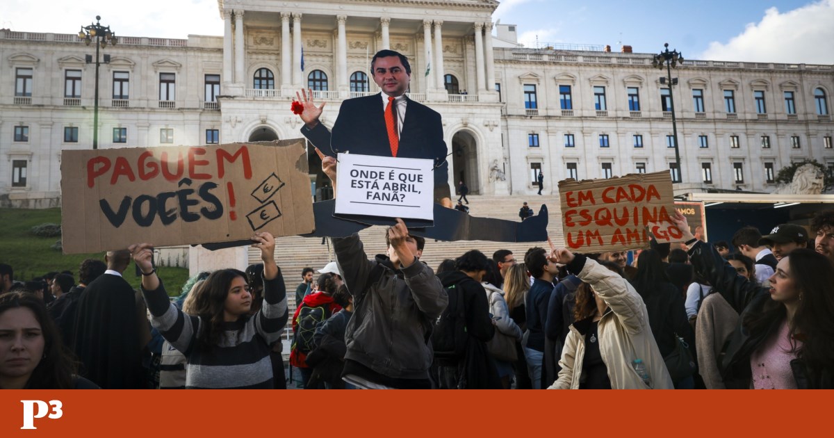 Os estudantes universitários se concentram no final das taxas e mais acomodações em Lisboa | Ensino superior