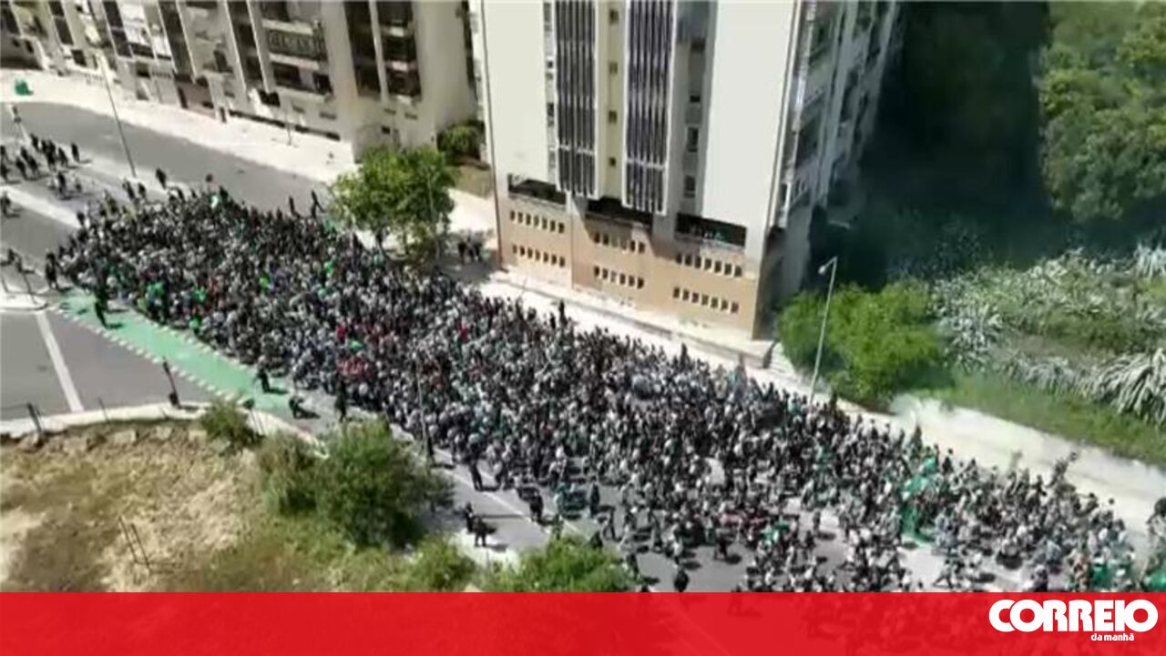 Os fãs de esportes partiram para corpos leves na “caixa de segurança” – Futebol