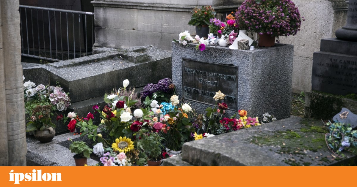 Os seios de Jim Morrison no túmulo que tropeçaram 37 anos depois | Música