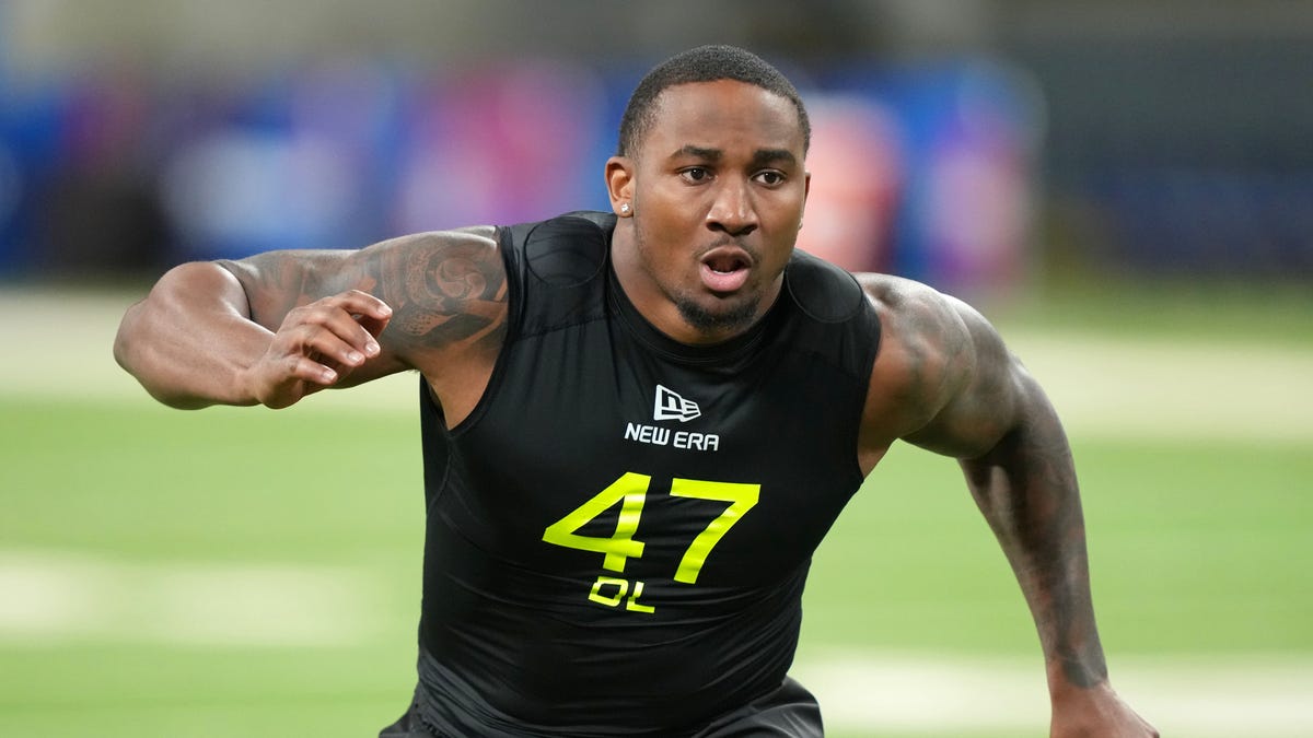 PFF believes that the saints do not take Ezeiruaku, the cowboys don't mind