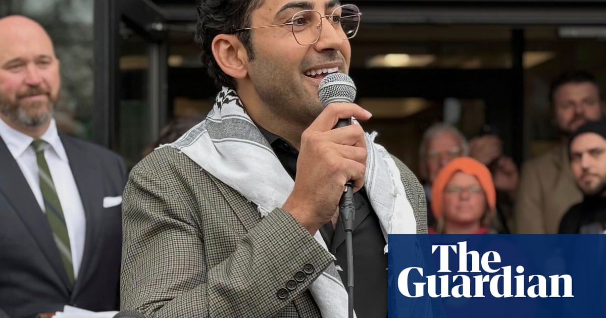Palestinian student arrested in a Citizenship Interview Form panel to help other immigrants | Vermont