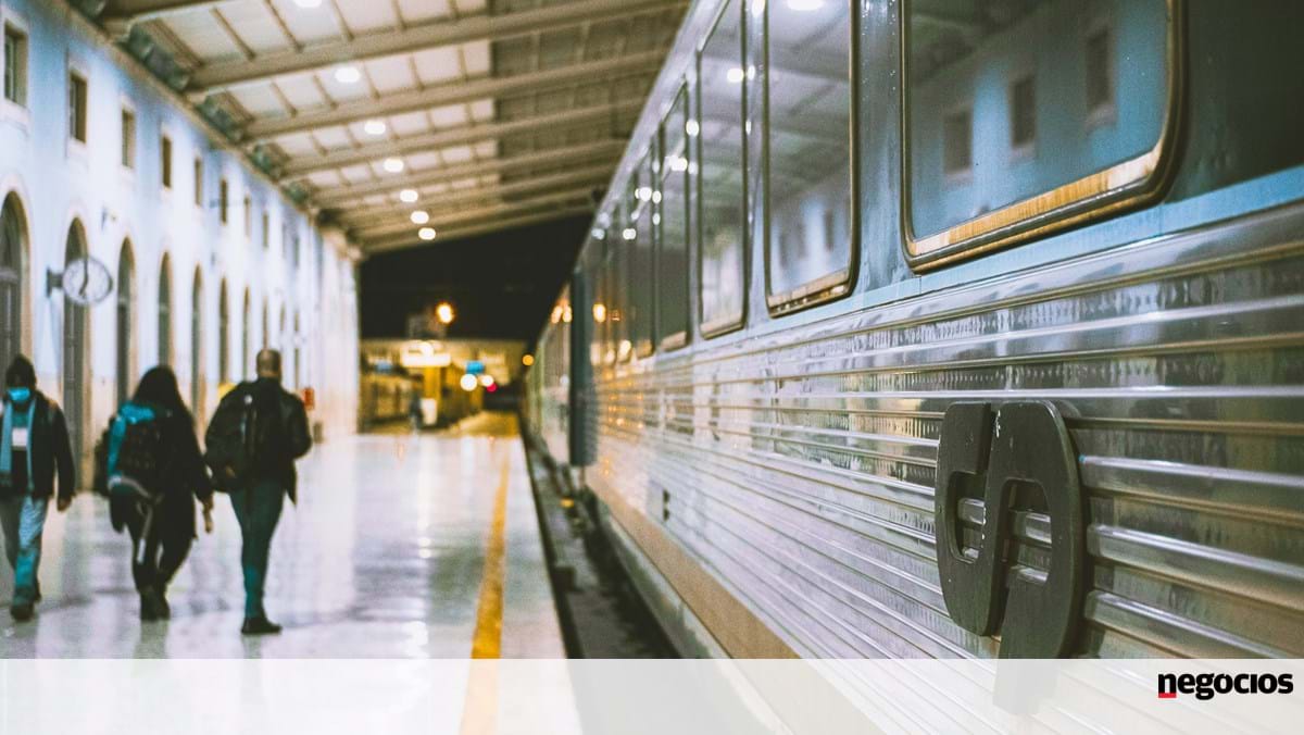 Trens meio compactados até as 8:00 devido a ataques de motorista – empresa