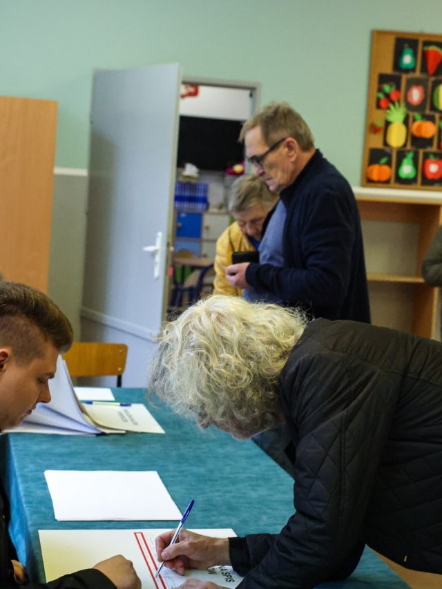 Poland votes in severe presidential elections | Political News