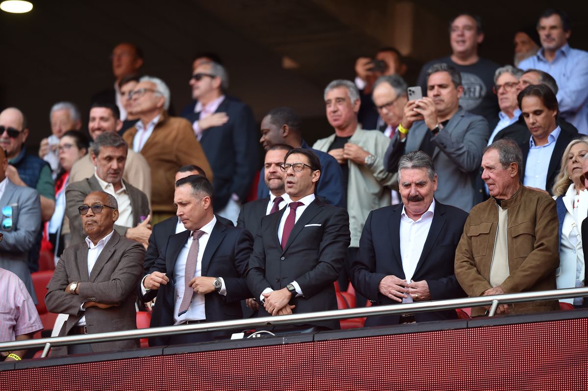 Presidente, cortesia e “buffet”: pódio benfica em Derby