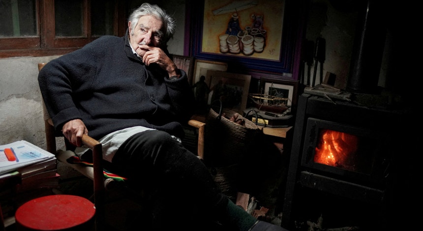 “Presidente, radical, referência e líder”. Presidente uruguaio anterior “Pepe” Mujika (89)