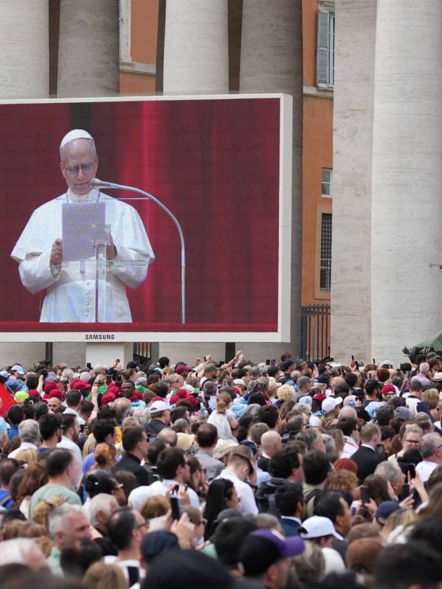 Primeiros dias do novo papa: Call For Peace, visitando a tumba dos Irmãos Augustine e Frances