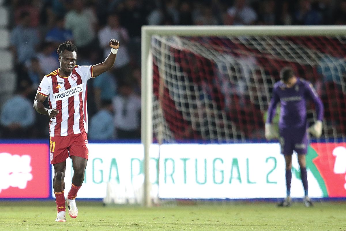 Quando … a velocidade não é muito pequena, o pássaro triste Vizela, 3-0 Tunde vale a pena