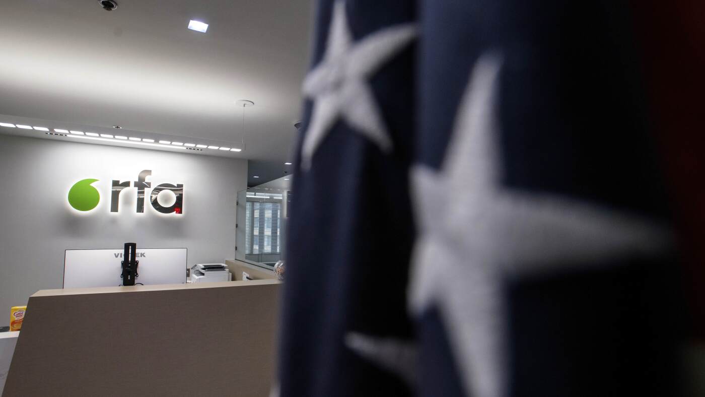 Radio Asia cuts most of its funds and most employees give up: NPR
