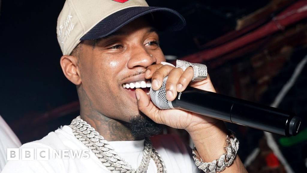 Rapper stabbed 14 times in California prison