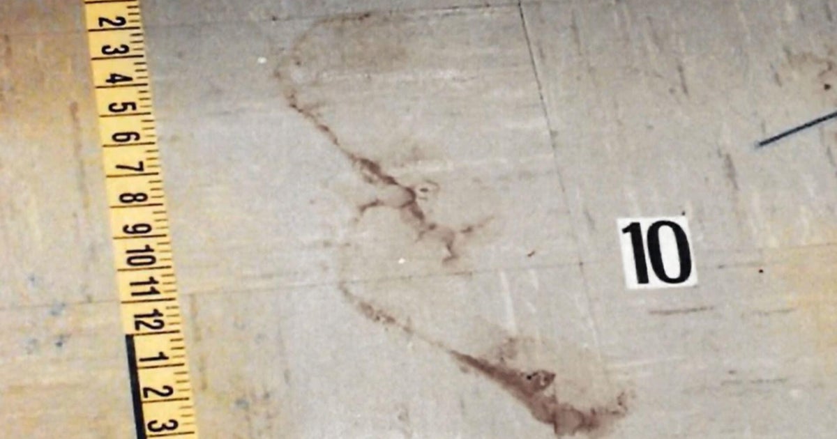 Rare clues at Minneapolis crime scene point to barefoot killer