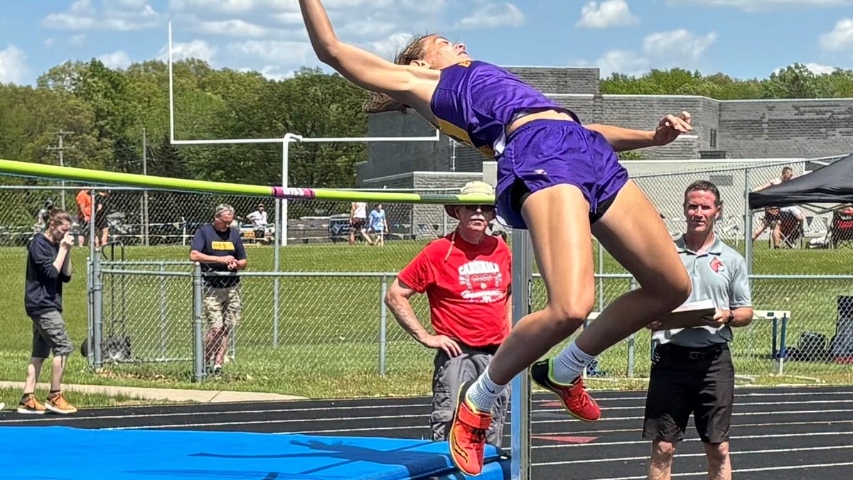 Results of girls' regional track and field competition from 3 divisions