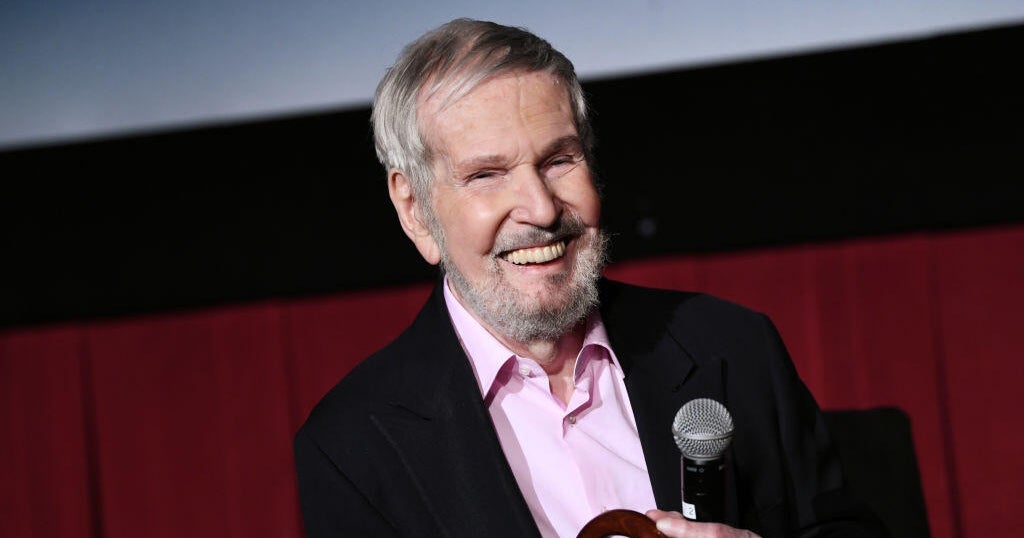Robert Benton, a prolific filmmaker known for “Bonnie and Clyde” and “Cramer vs. Cramer”, died in 92