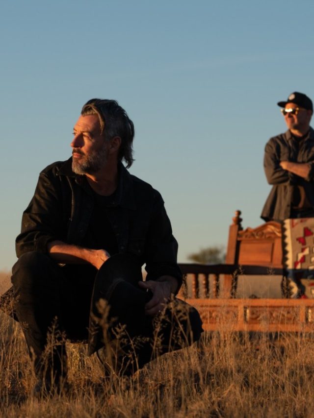 Roger Clyne and the Mexican Festival of Peacemakers violates border politics