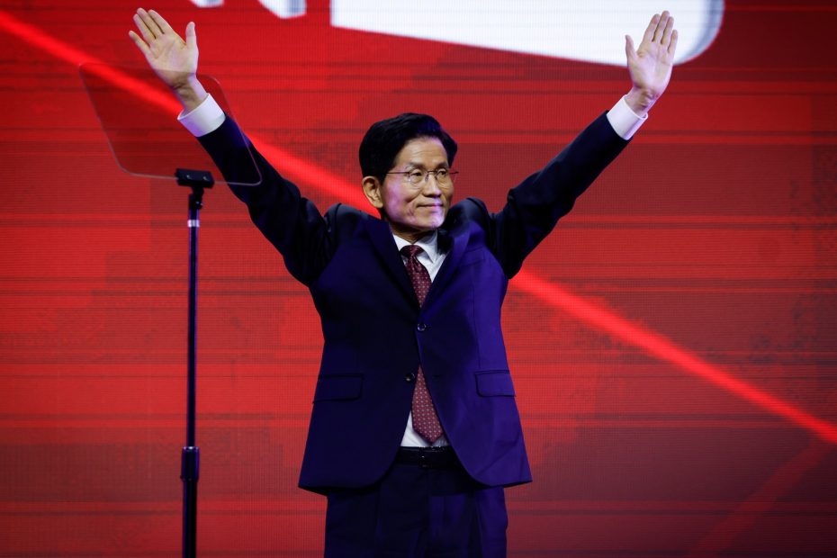 S Korea's Conservative Party chooses Kim Moon-soo as presidential candidate | Election News