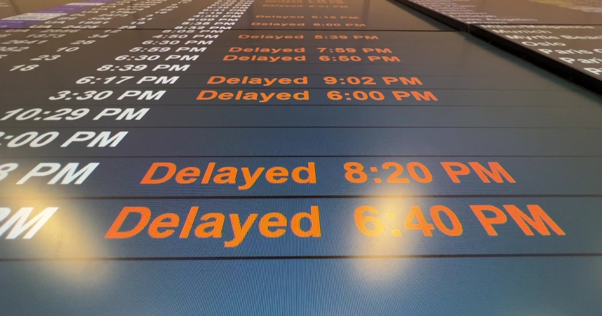 Schumer calls for investigation of FAA as Newark airport delays extend to another week