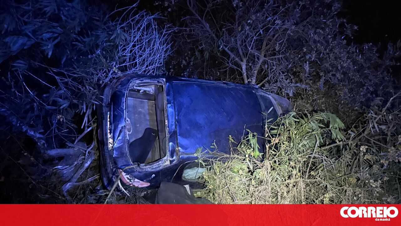 Seis jovens ficaram feridos em uma colisão entre um carro e uma van em um pecado – Portugal