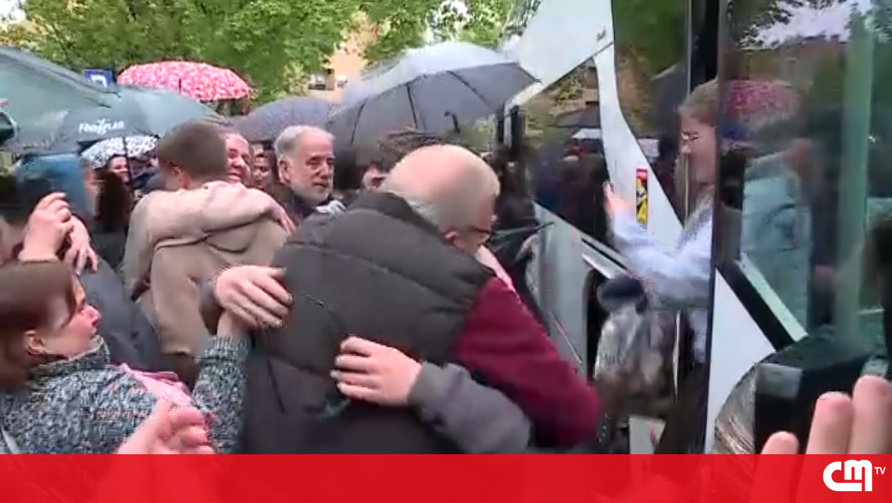 “Será uma aventura”: 90 estudantes de Gaia veem o retorno dos finalistas adiados devido a quedas de energia – vídeo