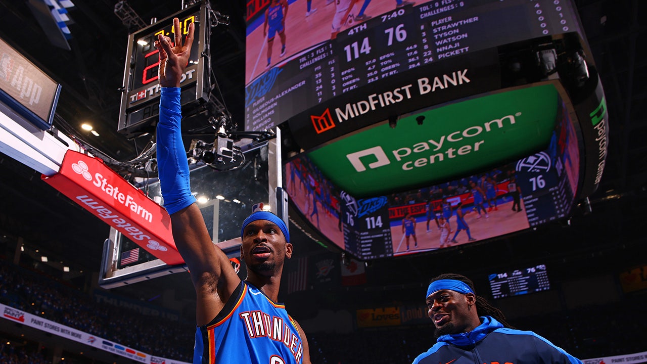 Shai Gilgeous-Alexander, Thunder crosses Nikola Jokić and the Nuggets