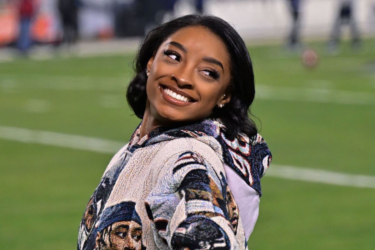 Simone Biles is praised by fans after incredible surprises