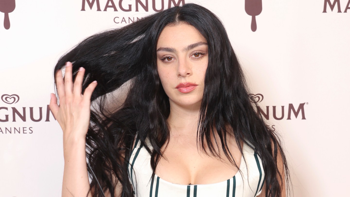 Singer attends Magnum Party, “Plague” premiere