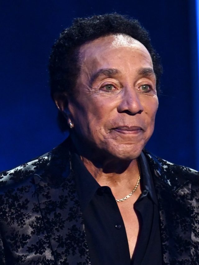 Smoky Robinson lawsuit sues 4 former housekeepers