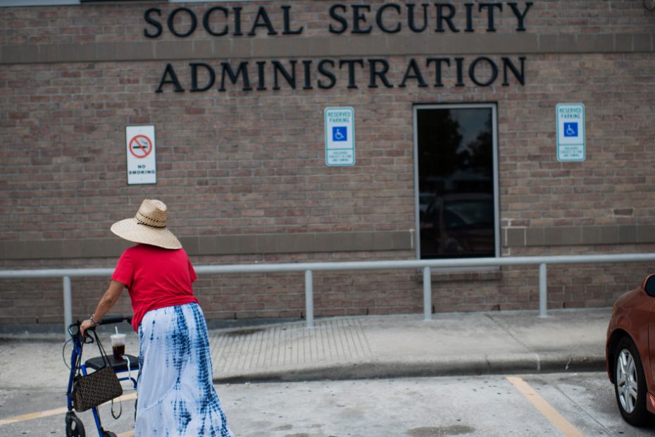 Social security reduces the benefits of some people from 100% to 50%; experts still warn of the "destructive" effect
