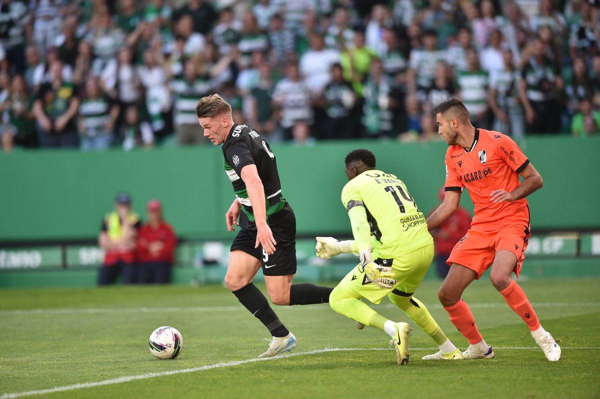 Sporting-V. Guimarães, 2-0, não teve Varela para bloquear campeões duas vezes: