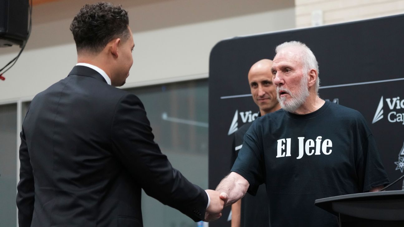 Spurs' “Greg Popovich – “It's time” to switch to Mickey Johnson