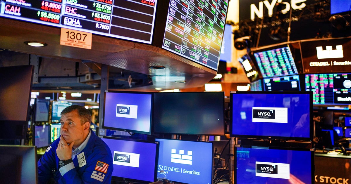 Stock market sinks after the target report falls