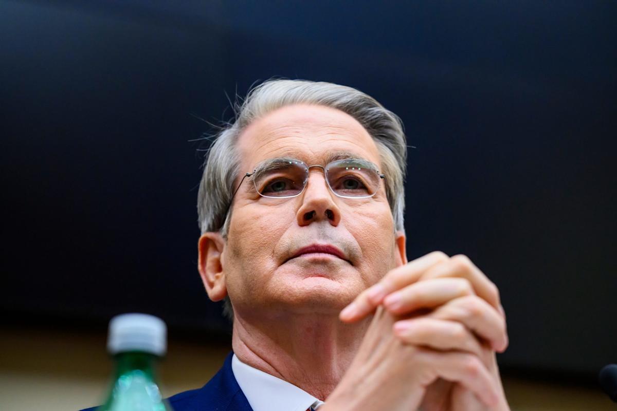 Stock markets stagnate, investors awaiting trade talks between Bessent and China