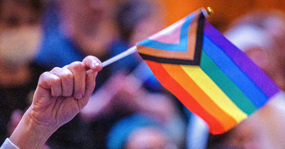 Supreme Court allows Trump to impose trans military ban