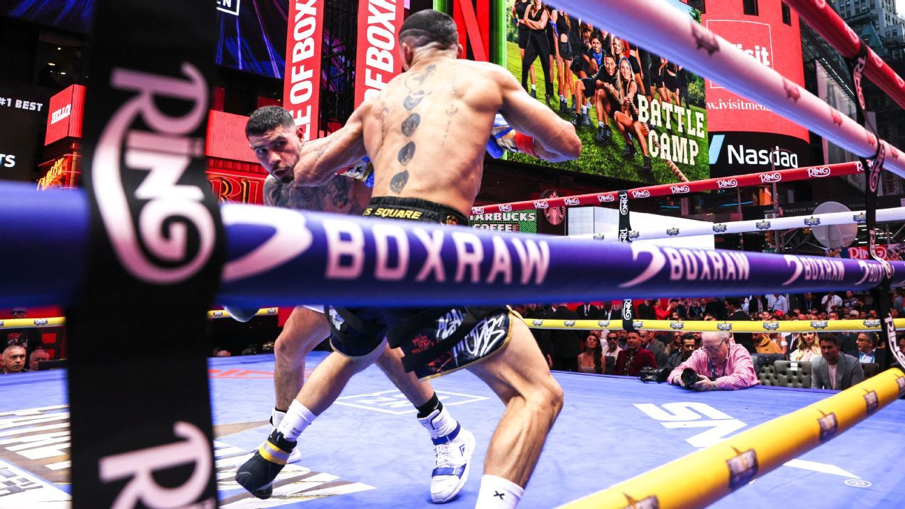 Take over Times Square in New York in a day of boxing