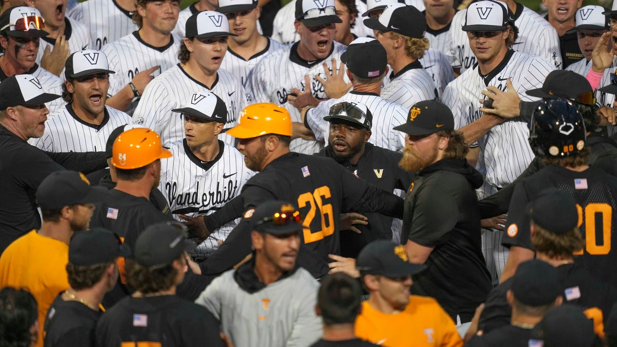 Tennessee Baseball vs. Vanderbilt has a tense post-game moment