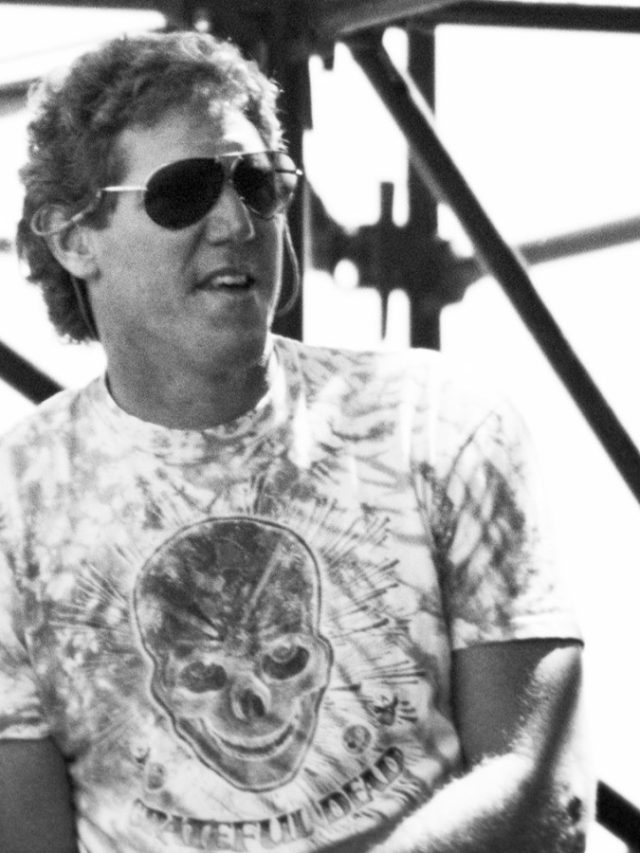 Thanksgiving memorial of death at NBA star Bill Walton's item auction