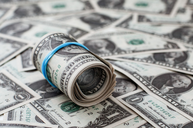 The dollar slips as economic uncertainty increases