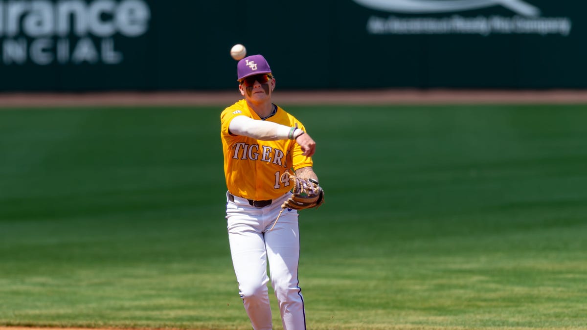 Tigers sit in each major 25 polls