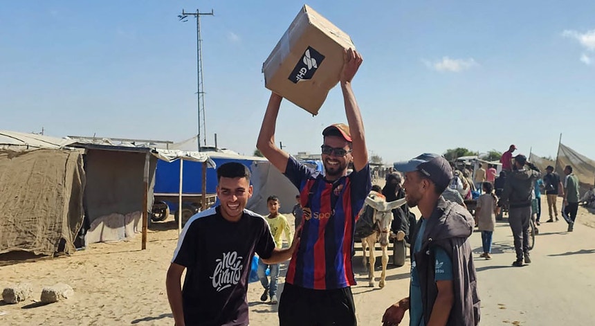 Tiro durante a distribuição da ajuda humanitária em Gaza