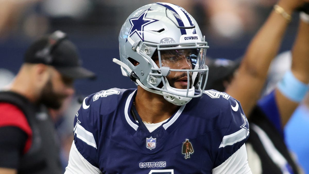 Top-ranked contracts for each NFL, salary in 2025