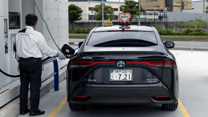 Toyota warns time to challenge China's lead in hydrogen