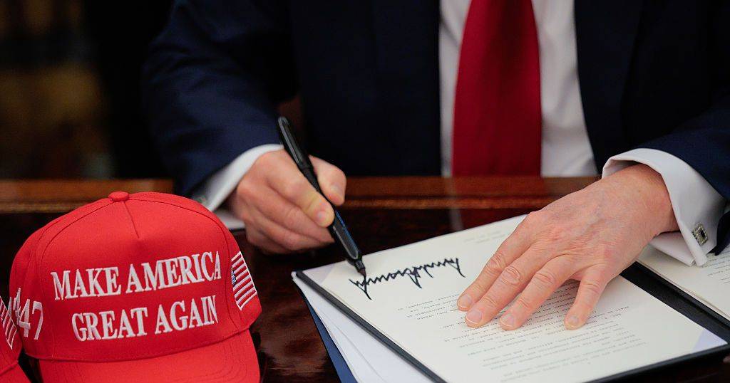 Trump anuncia cortar os preços dos medicamentos dos EUA em 30% a 80%, sem explicar como