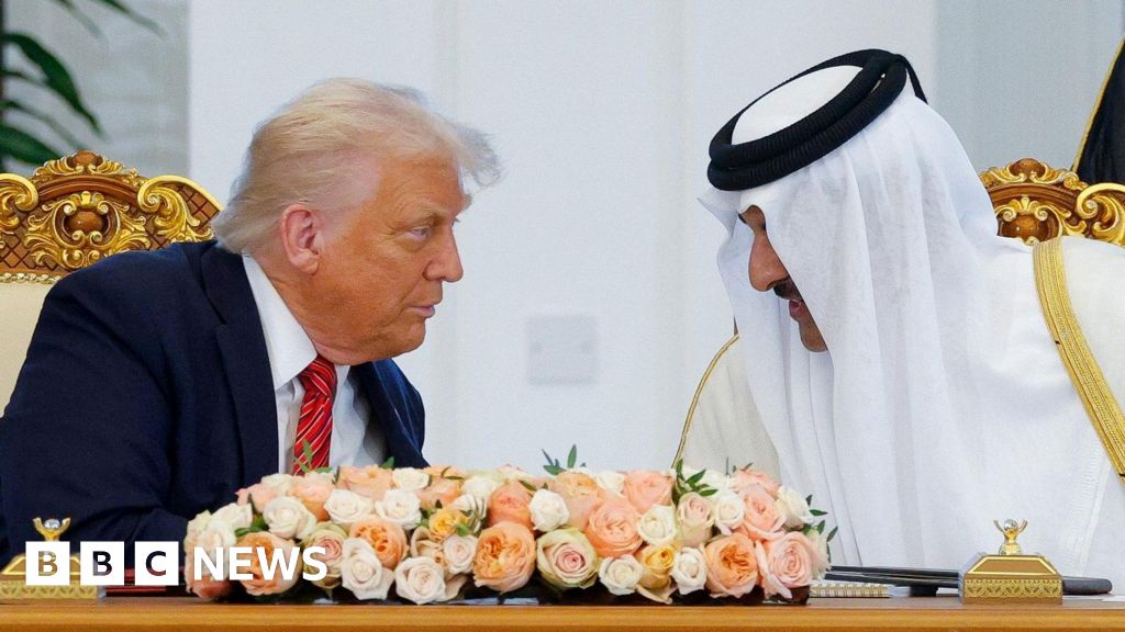 Trump critics and supporters unite against Qatar aircraft deal