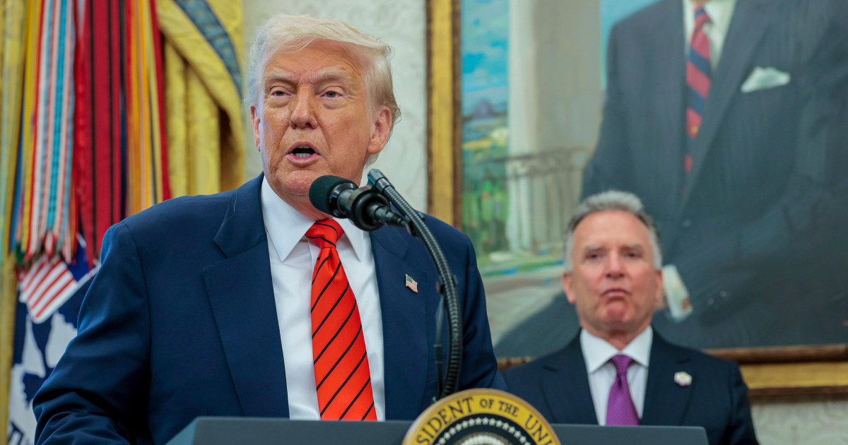 Trump relies on Kremlin translation at meeting to end Ukraine war with Putin