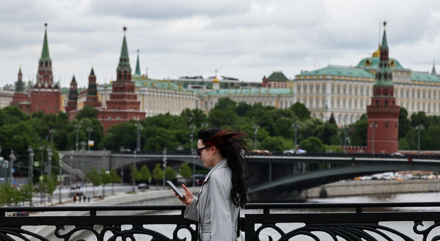 UE e Reino Unido aprovam novas sanções contra a Rússia