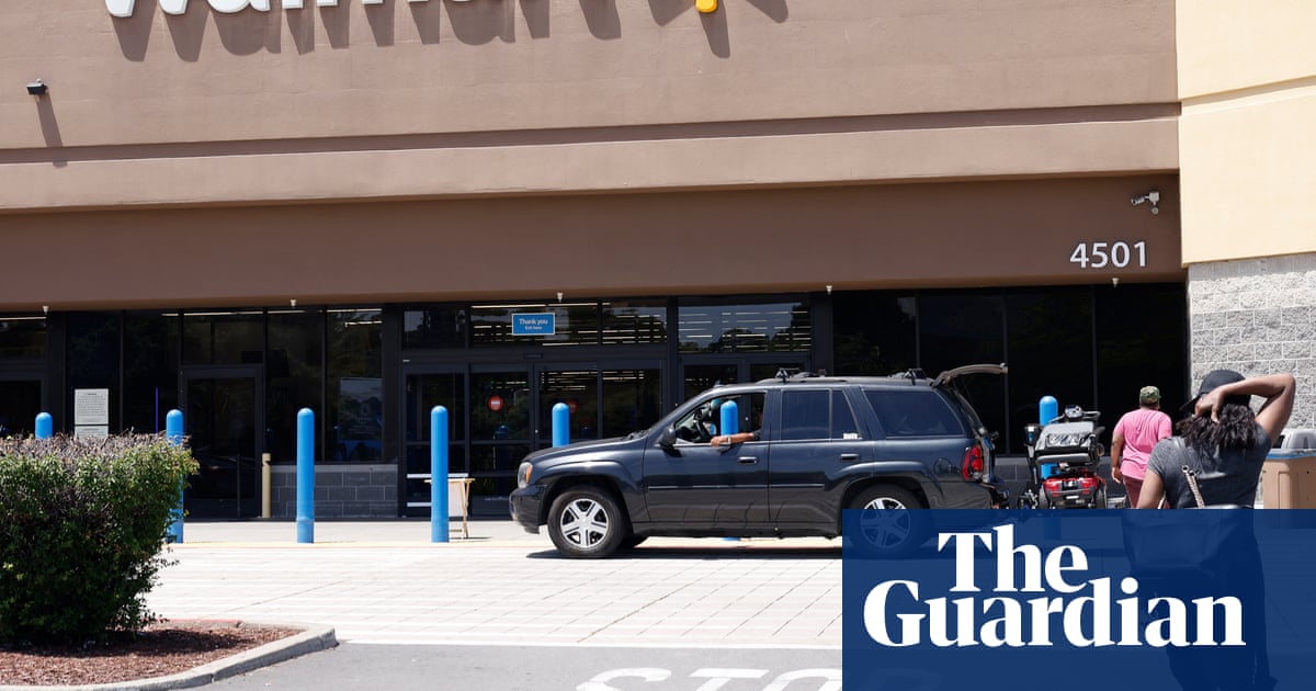 U.S. Treasury Secretary Says Walmart Will “Eat Some Tariffs” After Trump's Request | Trump Tariffs