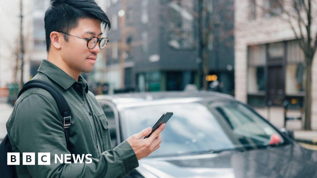 Uber now accepts cash fares outside London